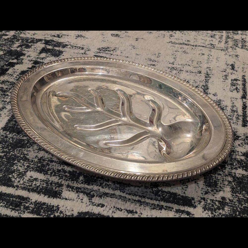 Vintage Silverplated Large Meat Platter With Elegant Feet.
